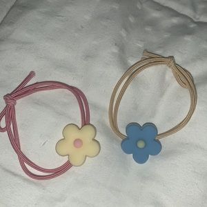 Flower bracelets!